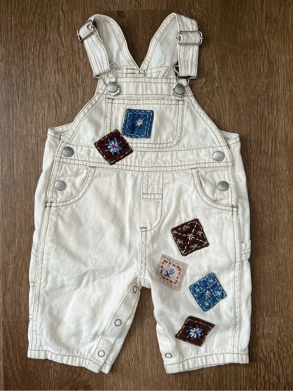 Vintage Y2K 1999 BabyGap Overalls Cream with Patchwork Embroidery. 3-6 mon.